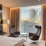 ホテル ヒルトン パーク 4*