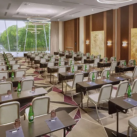 Hilton Park Hotel 4*