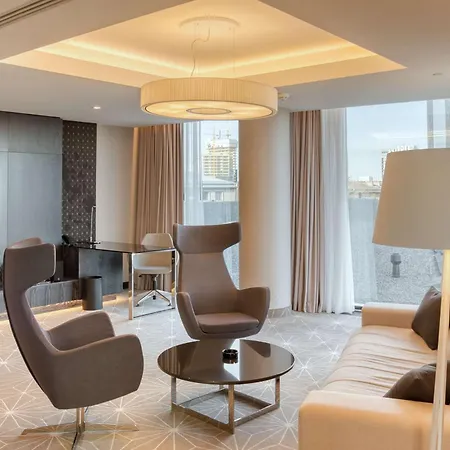 Hilton Park Hotell 4*