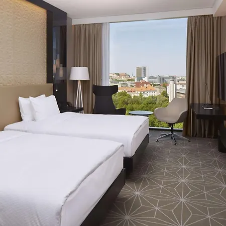 Hilton Park 4*