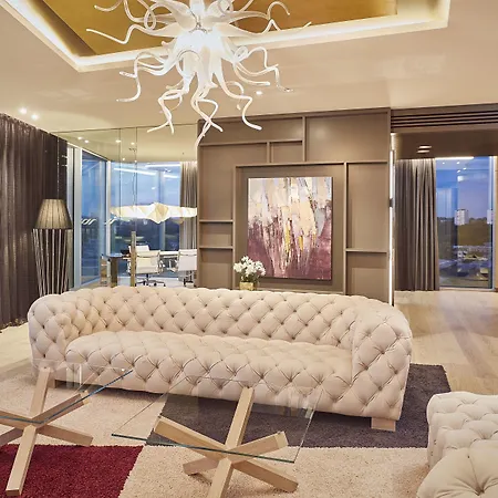 Hilton Park Hotel 4*