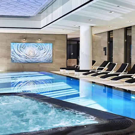 Hilton Park Hotel 4*