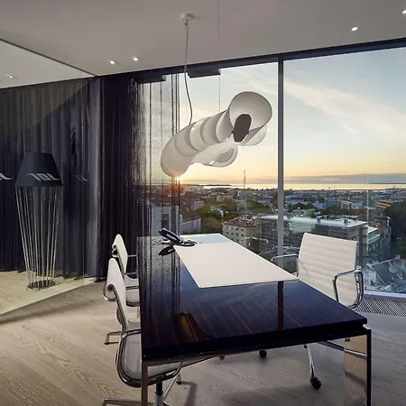 Hilton Park Hotel 4*