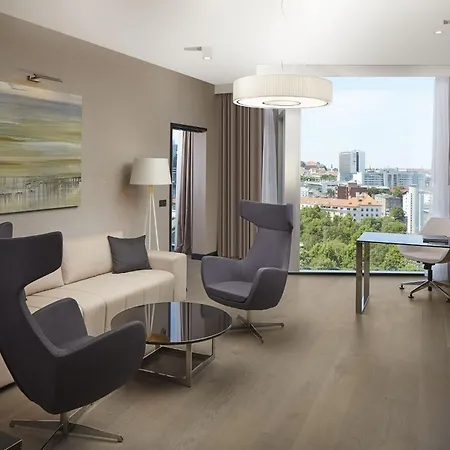 Hilton Park מלון 4*