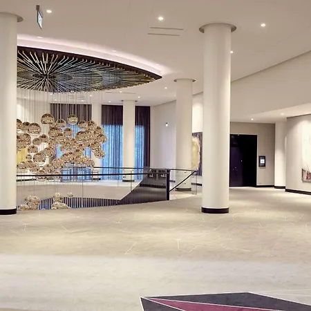 Hilton Park 4*