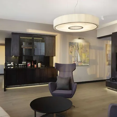 Hilton Park Отель