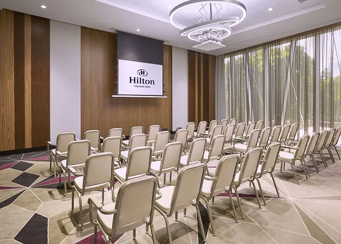 Отель Hilton Park 4*