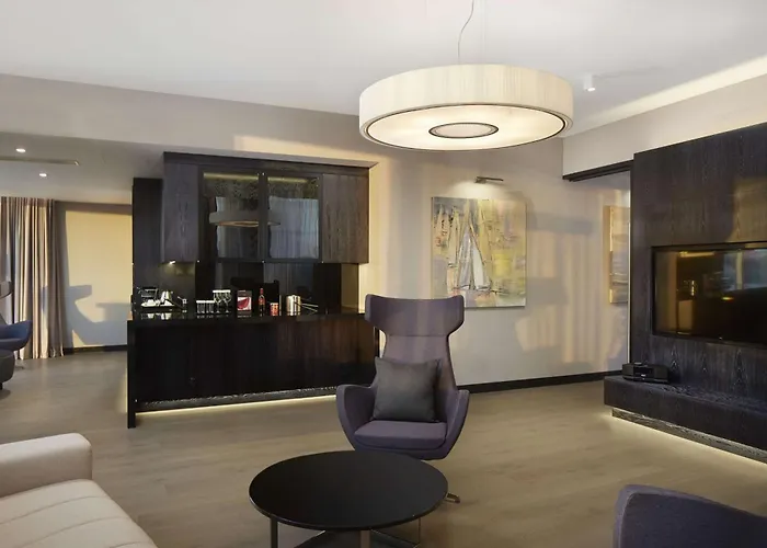 Hilton Park Отель