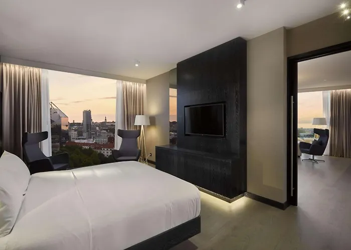 Отель Hilton Park 4*